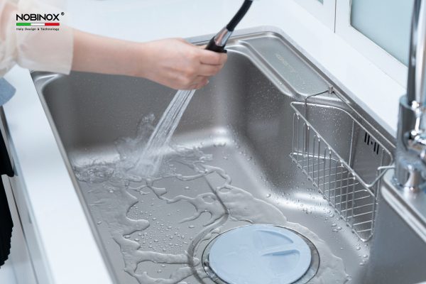 Vòi rửa chén NOBINOX LOFT NX533 dây rút nóng lạnh