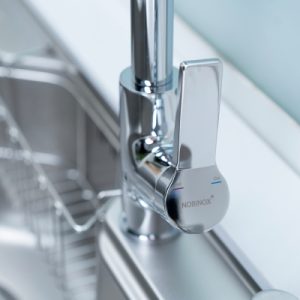 Vòi rửa chén NOBINOX LOFT NX533 dây rút nóng lạnh