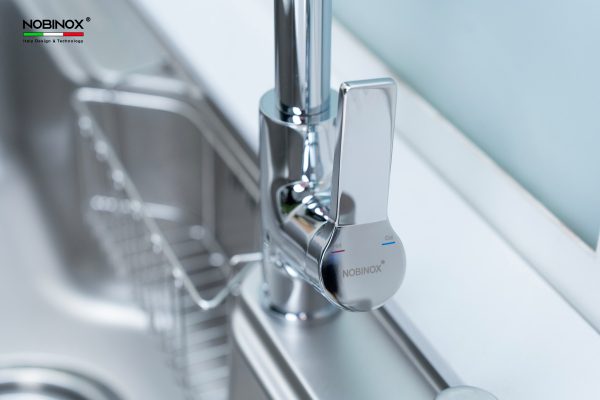 Vòi rửa chén NOBINOX LOFT NX533 dây rút nóng lạnh